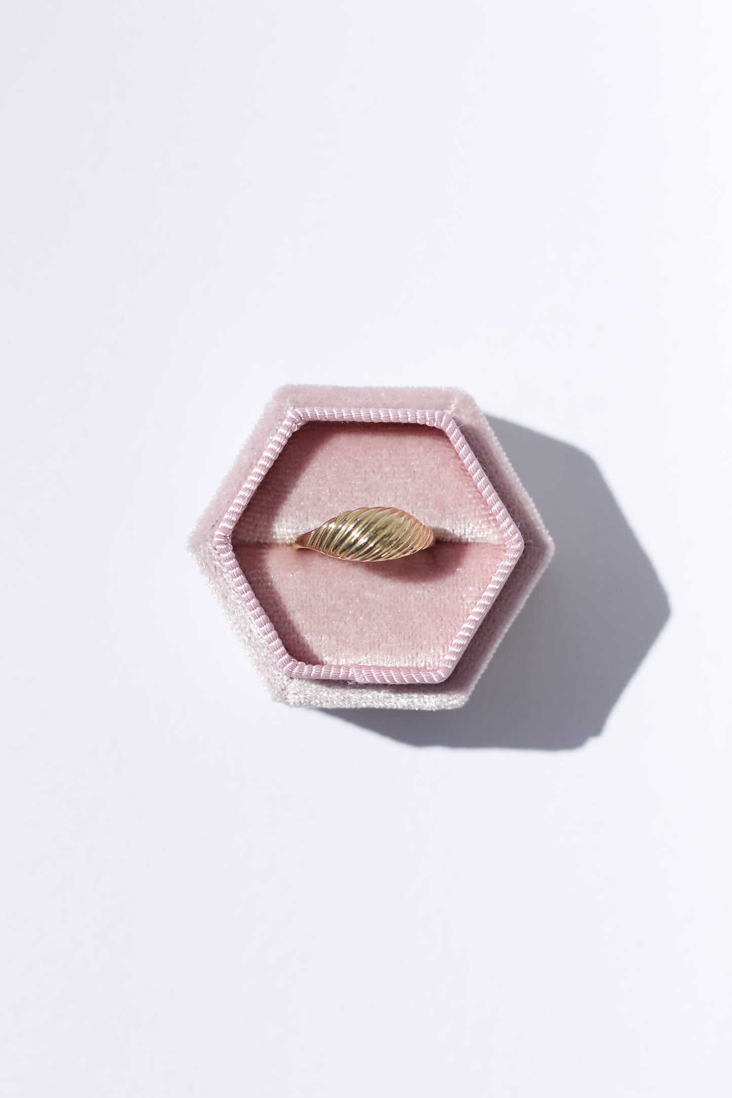Shell Bold Textured 14K Solid Gold Ring