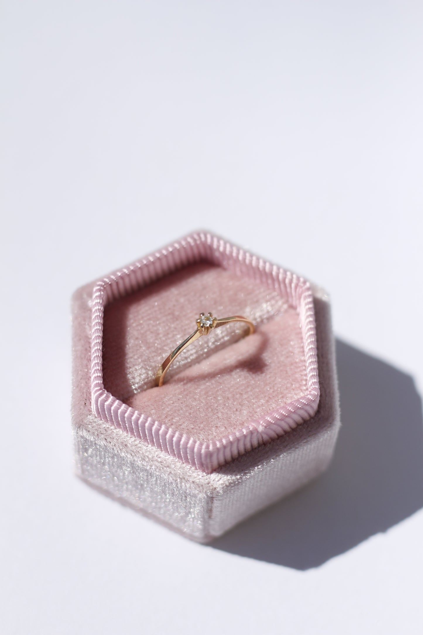 Minimal 14K Solid Gold Star Setting Ring